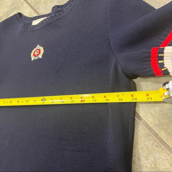 VTG ST.JOHN Knit Navy Shirt With Emblem Crest Stripe Sleeve Sz L Career Academia - Picture 7 of 9
